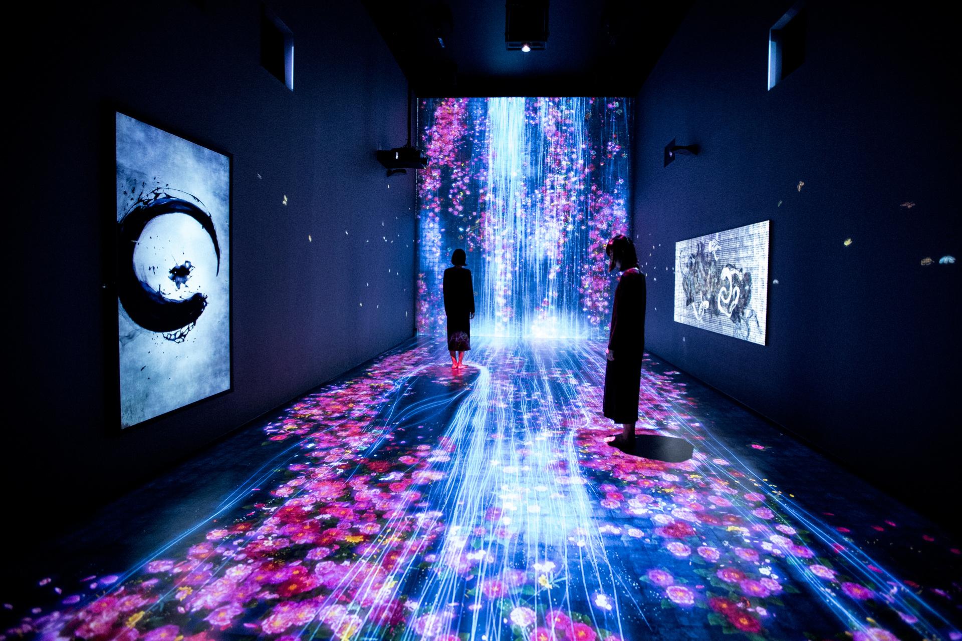 FRAME Immersive Exhibition By Tokyo s TeamLab Blends Realities