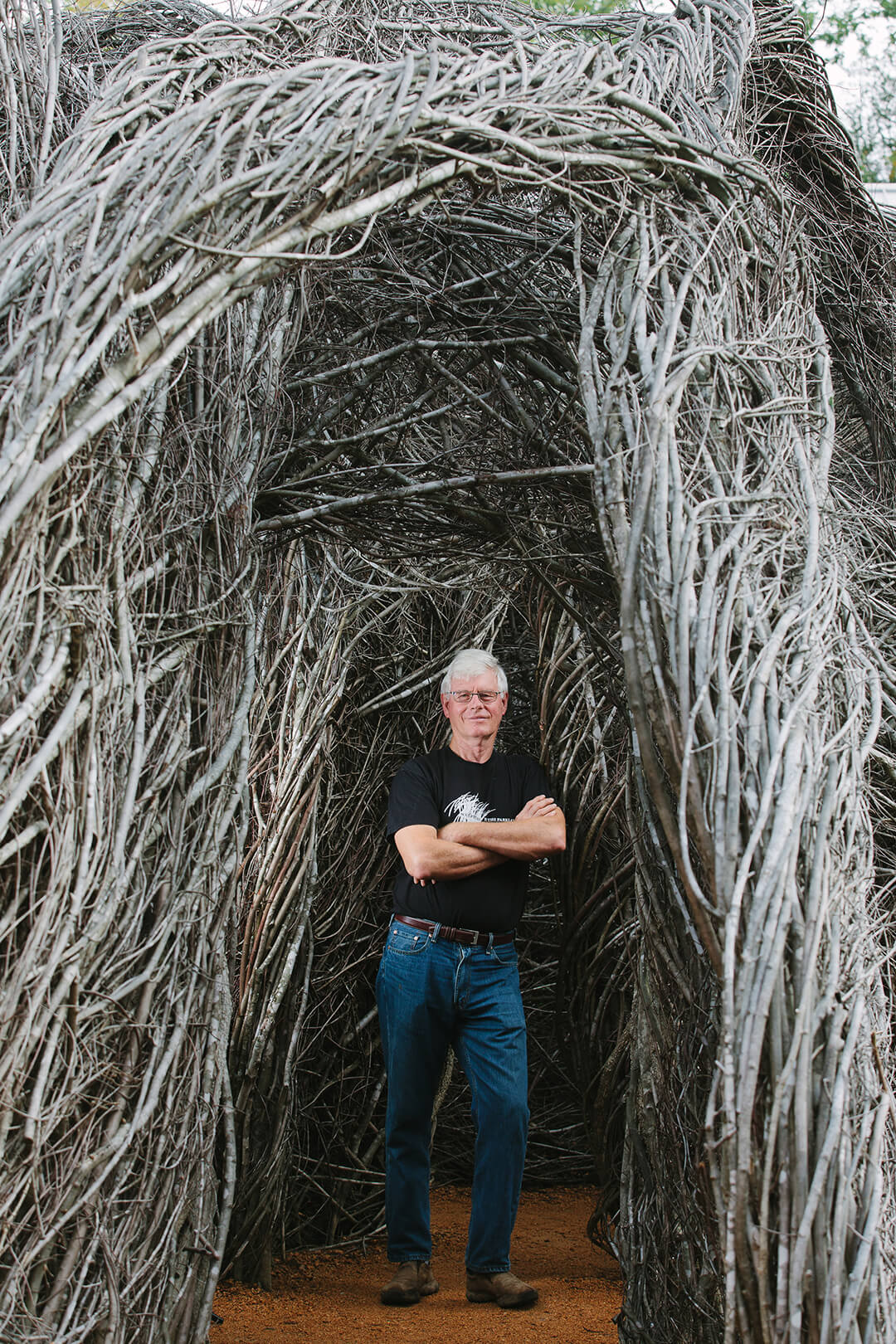 wood-branch-sculpture-photo-seoul-garden-decor