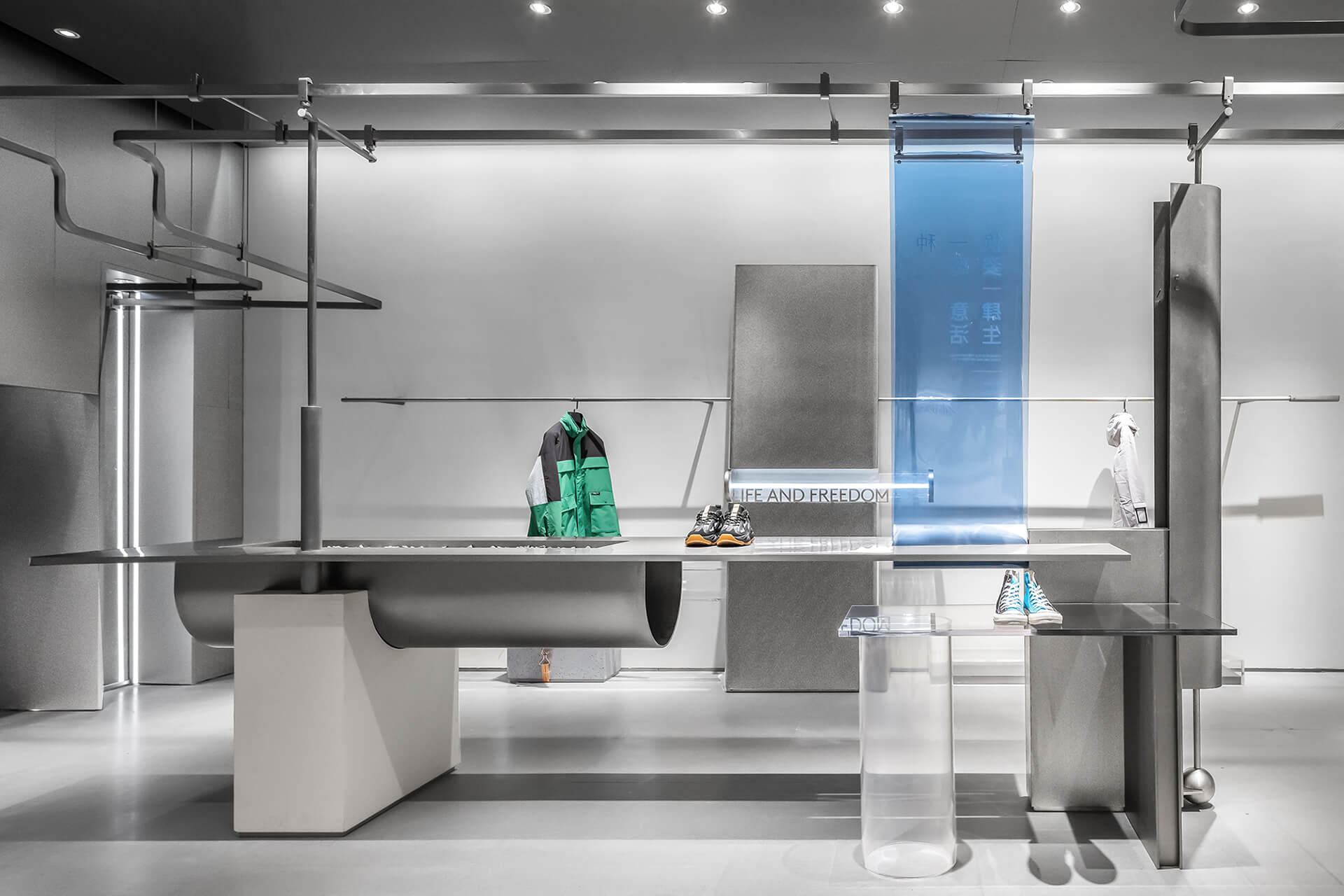 Shine Fashion Store – LEAD – Laboratory for Explorative Architecture &  Design