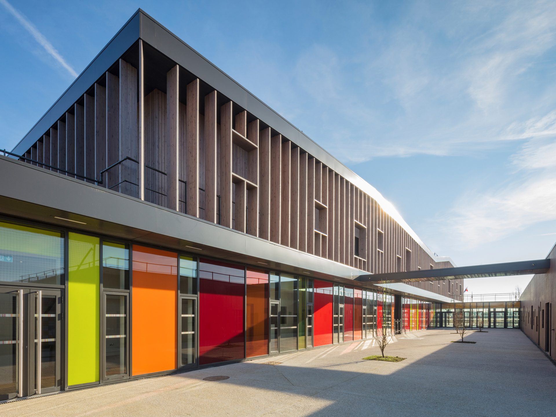 Frameweb | Ameller & Dubois' school building counteracts the faux ...