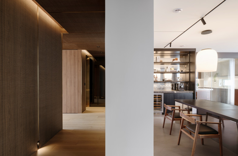 Contrast of Corridor and Dining Zone - Mingu Kang