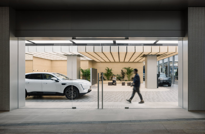 A world within: overall view of the "Boulevard" and "Plaza" and dynamic placements of the display car in Shenzhen - Wen Studio