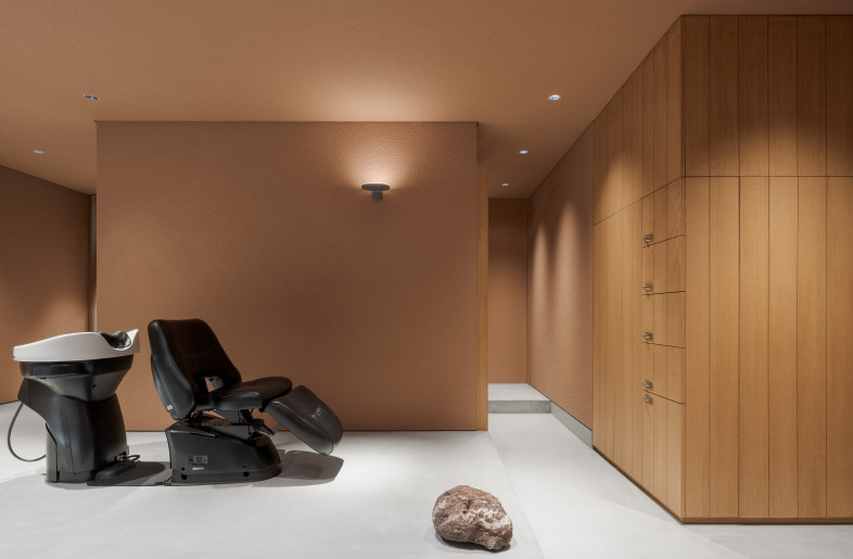 shampoo area - Yoshiro Masuda