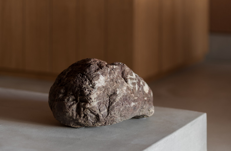 Benikamo stone - Yoshiro Masuda