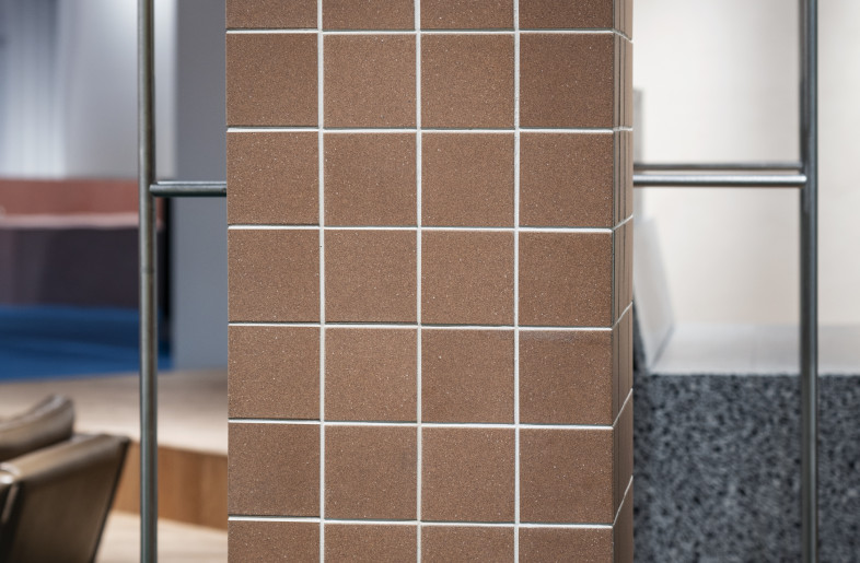 Iconic columns with various tiles - KENTA HASEGAWA