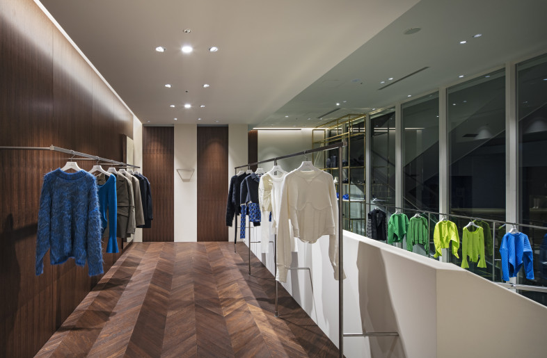 Back area view - KENTA HASEGAWA