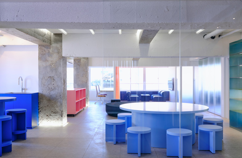 space with high transparency - Masanori Kaneshita