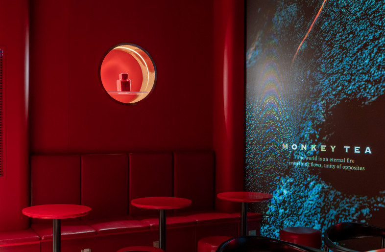 The whole project is inspired by red. Instead of staying with the wood colors that usually come with traditional Chinese tea space - "MONKEYTEA" Da Hong Pao Global Flagship Store