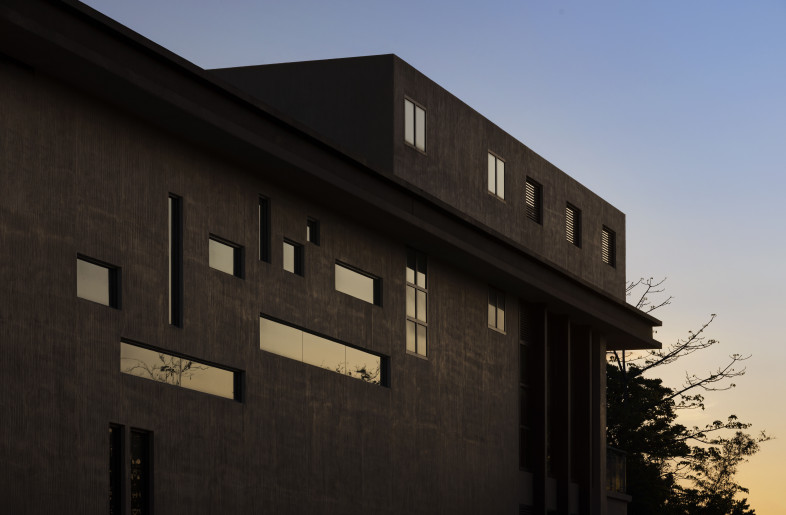 Side facade detail - YinXiang Photography