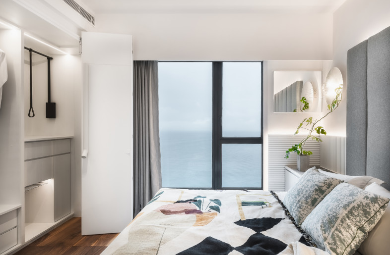Master Bedroom and the closet - Ken Wong Photography