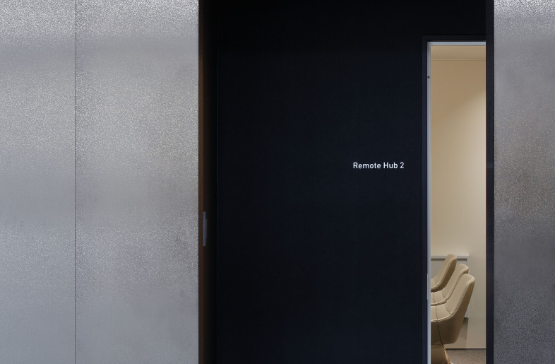 Entrance to the meeting room - Daisuke Shima