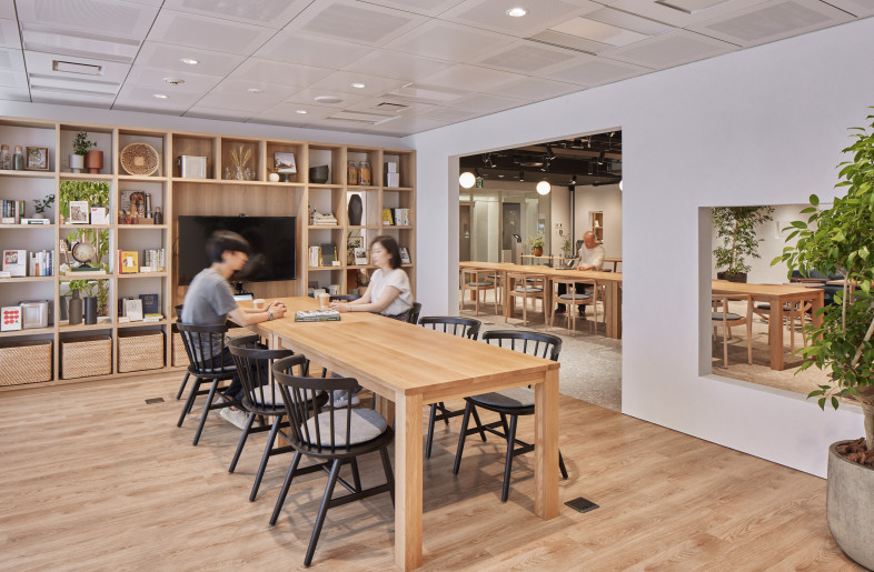 Inspire Floor 4 - Nacása & Partners Inc. Keita Yamamoto