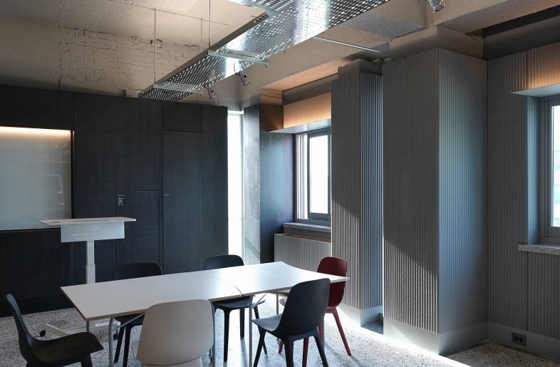 The most of existing budiling elements was reinstated including the terrazzo floor - ChangyeobLee