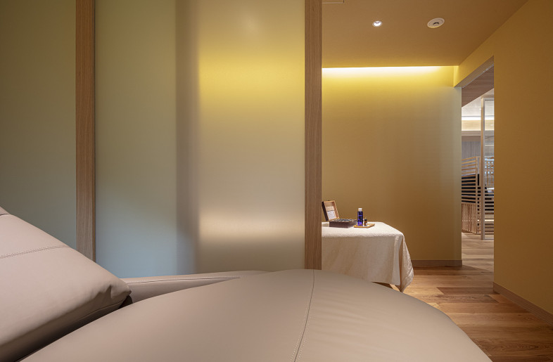 Massage room - Satoshi Asakawa