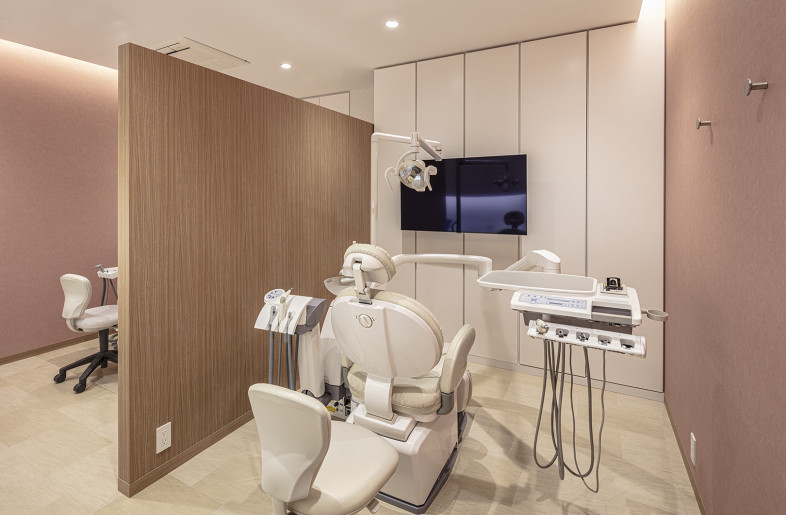 Treatment room - Satoshi Asakawa