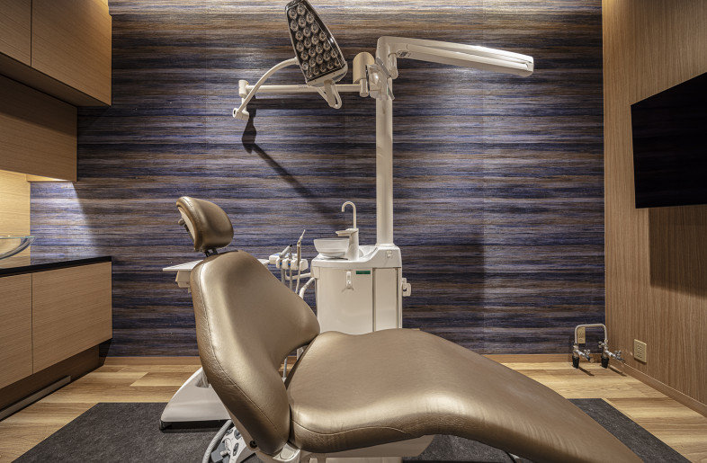 Treatment room - Satoshi Asakawa