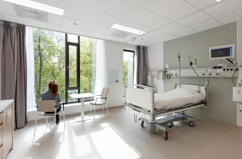Coronary Care Unit (CCU) patient room - Hanne van der Woude