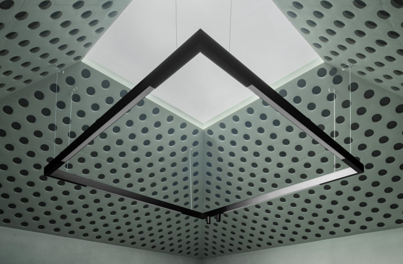 Presentation and Meeting Area with Skylight - Gustav Willeit