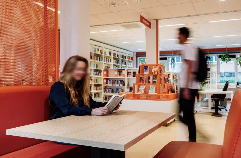 Reading - Interior design Northgo College - KuóStudio - Photography by Sven Verbruggen