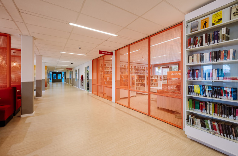 Library folding doors closed - Interior design Northgo College - KuóStudio - Photography by Sven Verbruggen