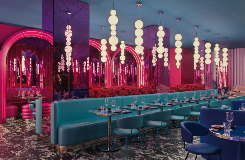 Tako is a sushi restaurant and cocktail bar in Rome with an eclectic and visionary atmosphere, played on the edge of fun. - Matteo Piazza