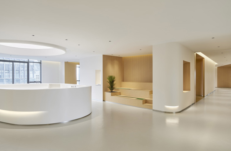 Lobby - Yang Junning