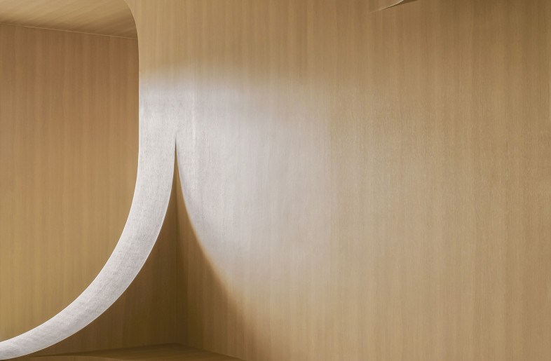 waiting area - Yang Junning