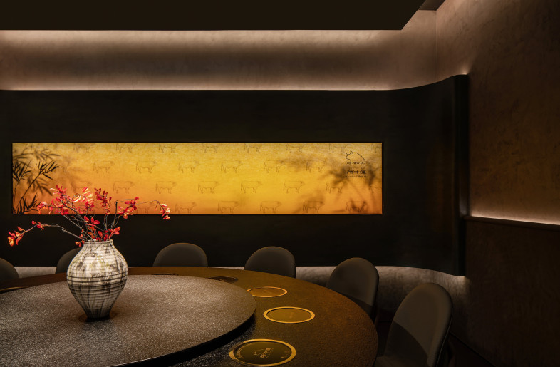 To meet the needs of different groups of people for privacy, the restaurant has 7 private rooms with different specifications, which maintain the independence of the space visually and are integrated with the overall environment. The movable doors also meet the diverse needs of diners.       Each private room has an independent lighting control system, customers can conduct light debugging according to their needs, to meet their personalized needs to create a comfortable dining atmosphere. - WYAP STUDIOBRAND