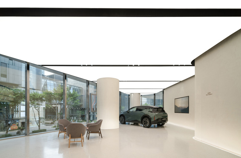 City views are invited into the interior space. - DONG Image