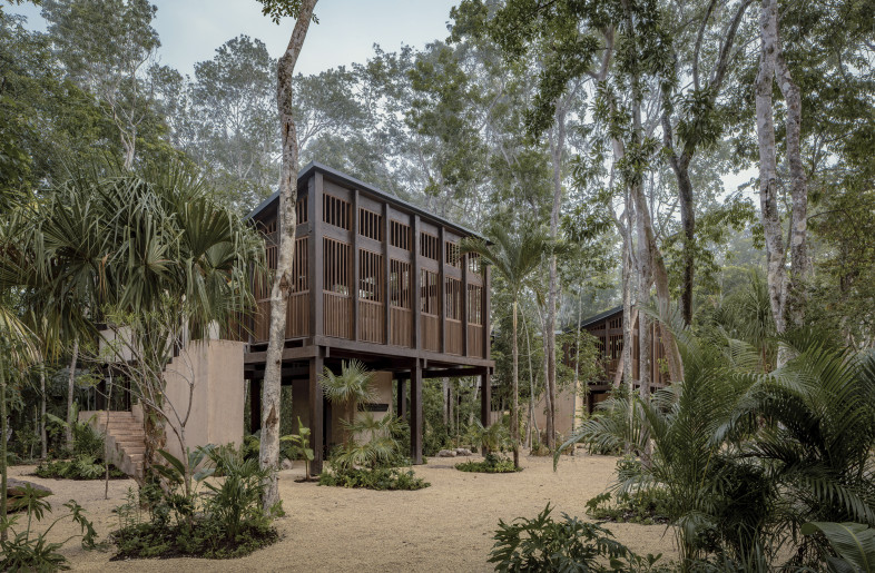Numerous shared spaces are present, and these are connected to the 26 available rooms with a number of paths. - César Béjar