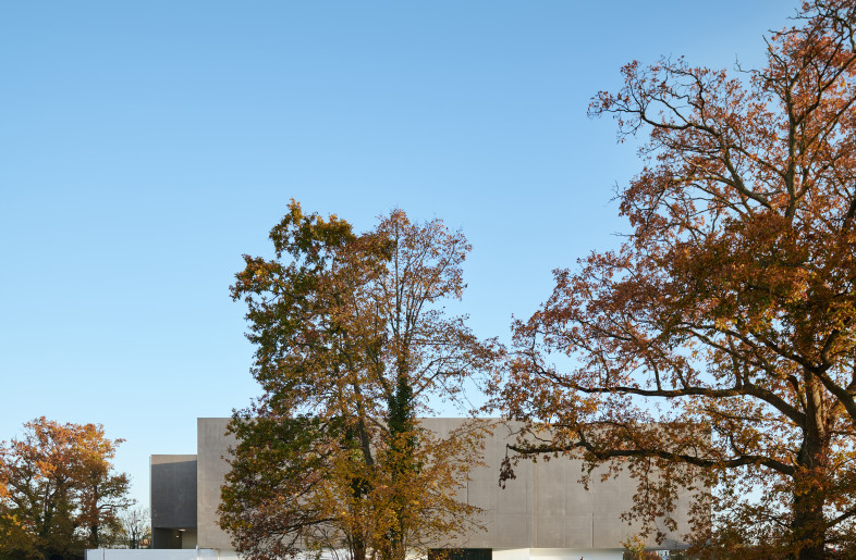 The façade on the park side - Eugeni Pons