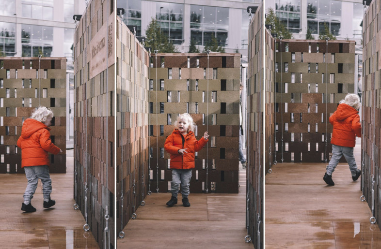 Two opposing walls define a space - Lusia Sural
