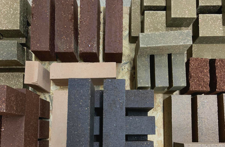 Earth bricks at the workshop - Çağlar İşbilir