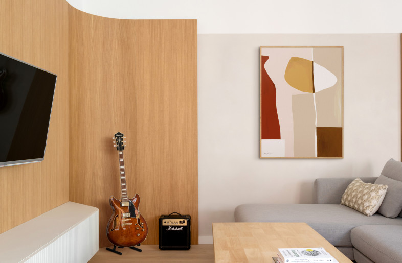 Living area with custom carpentry - Carla Capdevila