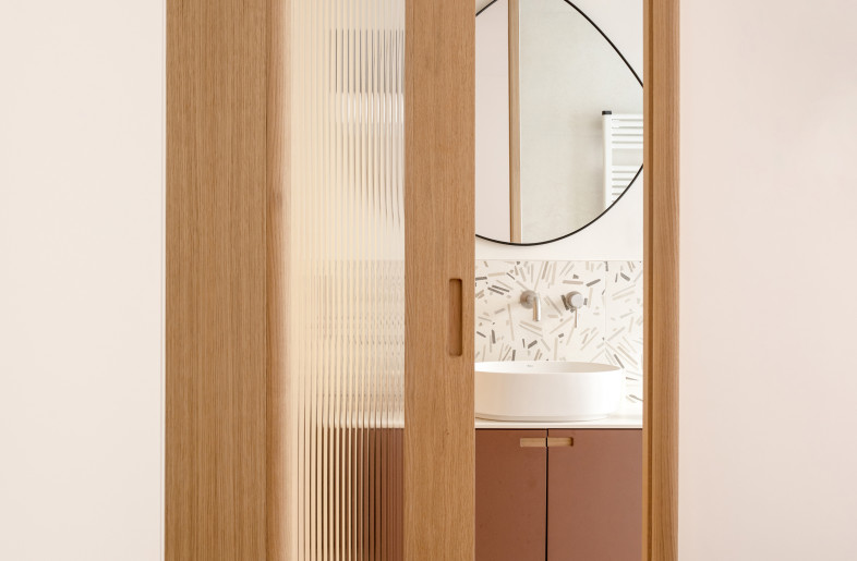Custom made hidden sliding door - Carla Capdevila