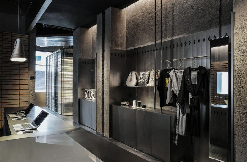 The lobby - Xiaodong Xu
