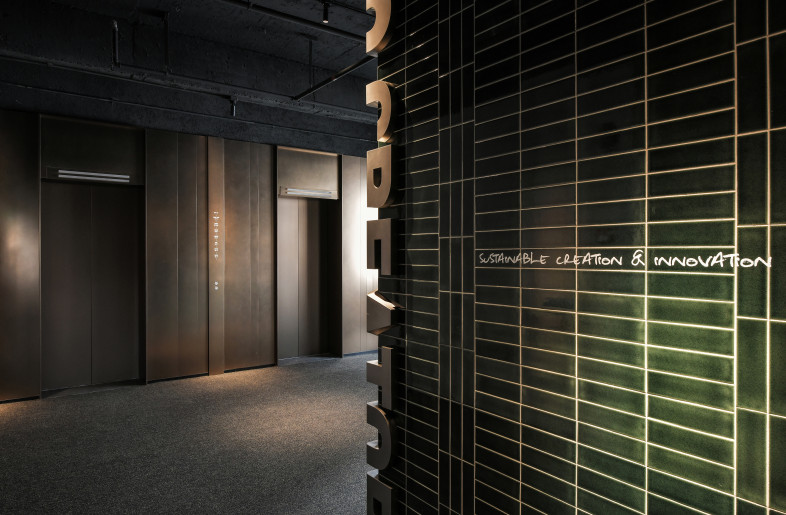 The guest room area aisle - Xiaodong Xu
