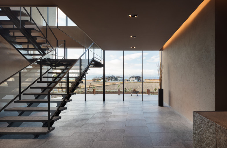 Entrance hall - Takumi Ota