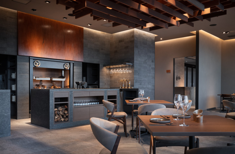 Dining hall and Open kitchen - Takumi Ota