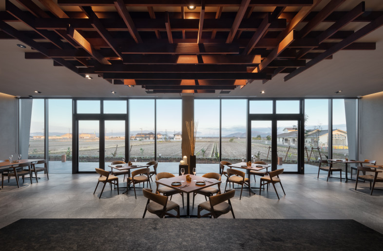 Dining hall - Takumi Ota