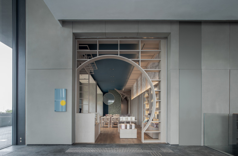 Contemporary Chinese moon gate entrance - Nirut Benjabanpot
