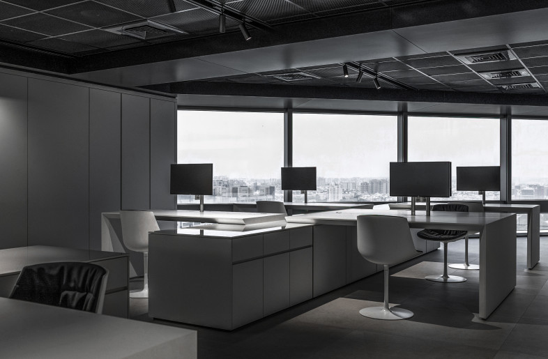 Adjustable lighting enables employees to change the light based on the moods and time. - AR HER KUO PHOTOGRAPHY STUDIO