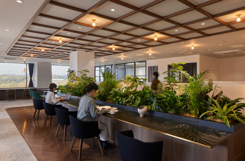 Big table - Main lounge - Keita Yamamoto