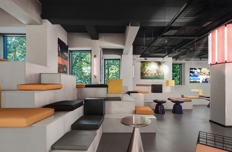 Talks, meetings, parties - everything is possible in the co:tel showroom. - Wei Li