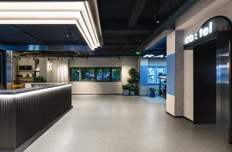 Co-working areas and presentation facilities are located on this floor, with the reception desk used to coordinate everything. - Wei Li