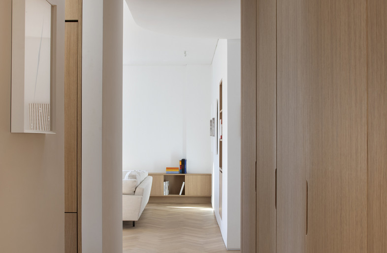 Hallway view toward living room - Beatrice Pediconi