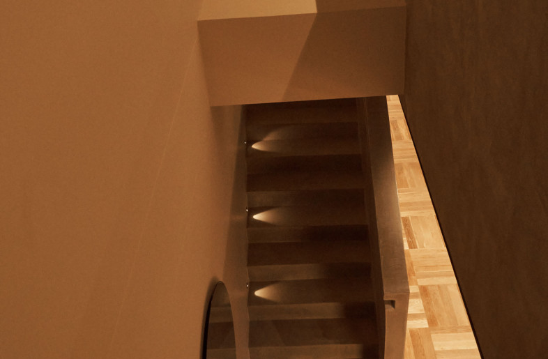 staircase and bridge - veintiuno.co