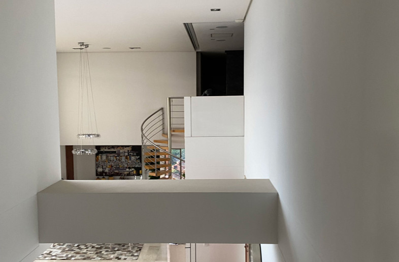 before - F05 Studio