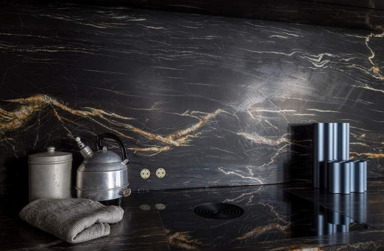 22 EU in black marble - Marco V
