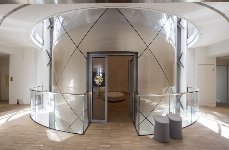 Entry to Le Visionnaire ai-enhanced product moodboarding room - Florence Joubert